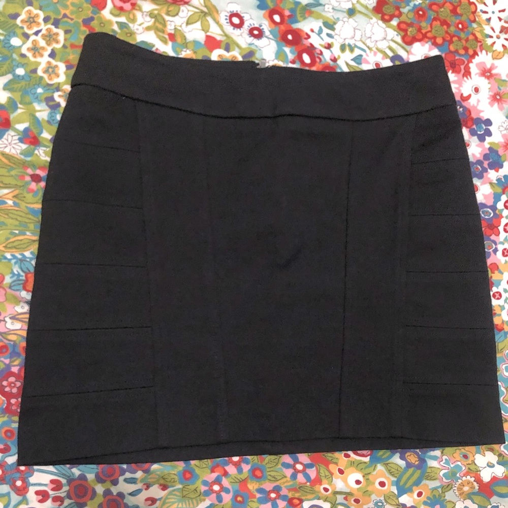 Black BCBG skirt